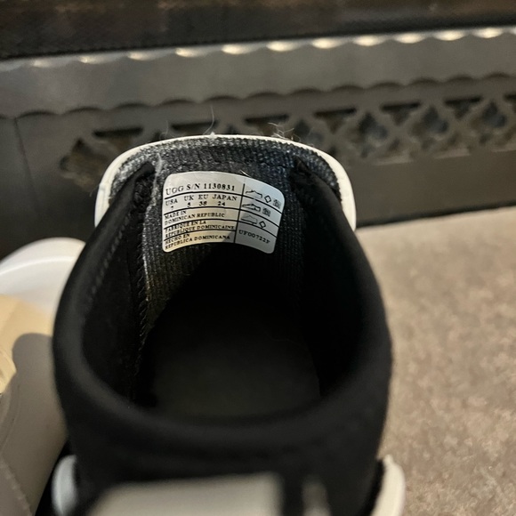 Womens Ugg droplet lug-sole droplet waterproof rain boot size 7 - Picture 5 of 7